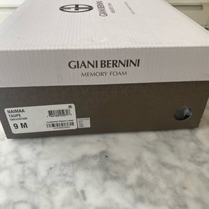 Giani Bernini Taupe Slip-on Sneakers size 9